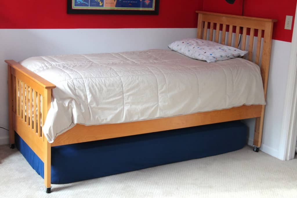 Fit An Extra Mattress Under A Bed, Can You Put Bed Risers Under A Box Spring Without Frame