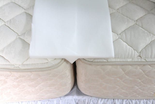 How To Convert Two Twin Beds A King, Make Two Twin Beds Into A King Size Bed
