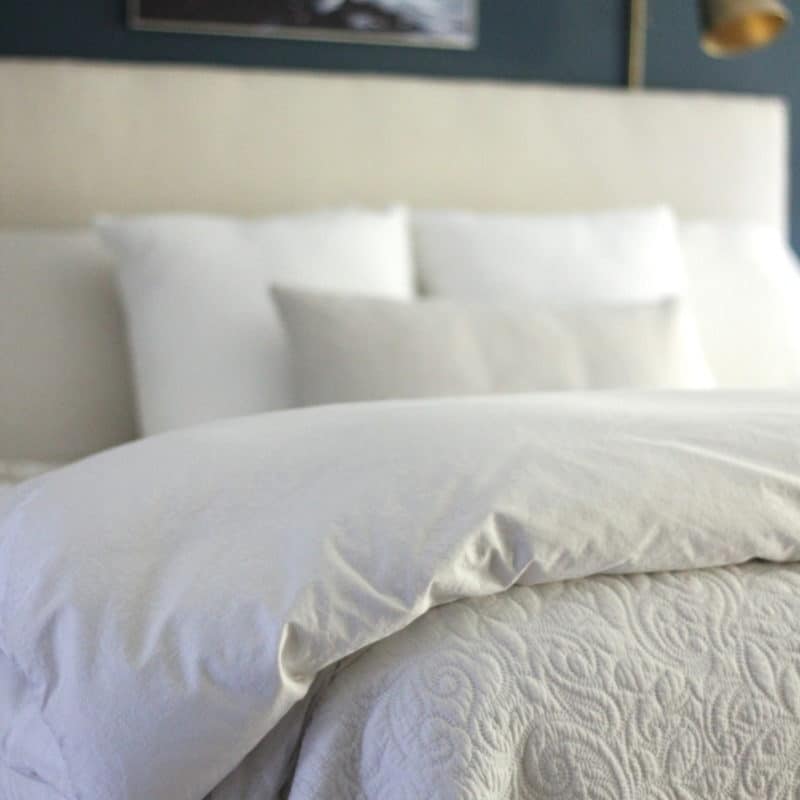 How To Keep Fitted Sheets On Your Bed