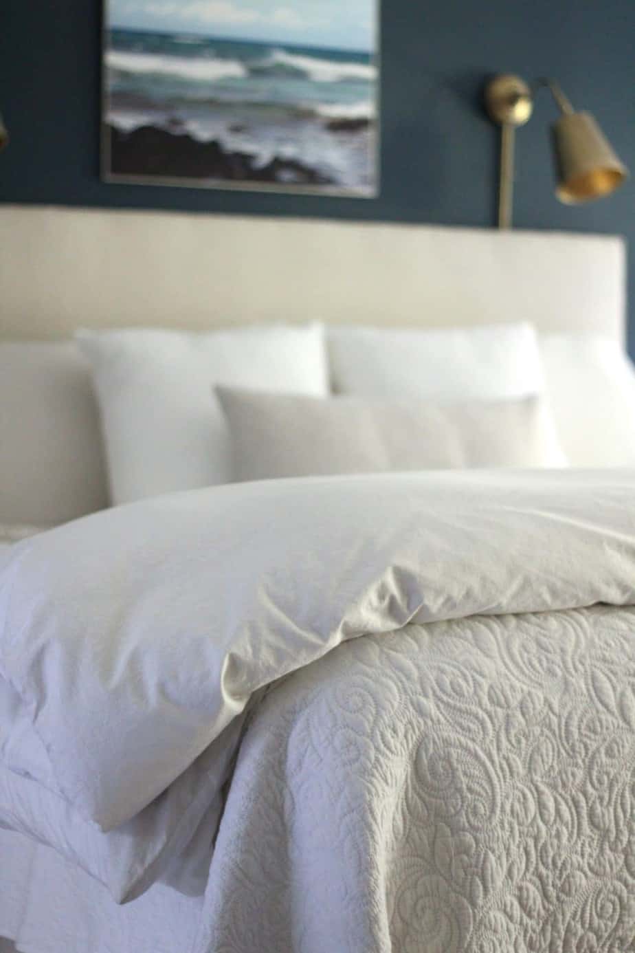How To Keep Fitted Sheets On Your Bed - Shine Your Light