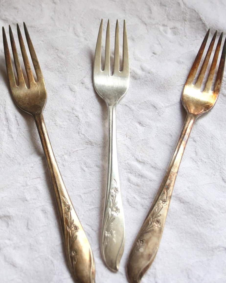 How To Clean Silver Jewelry & Flatware – The Easy Way!